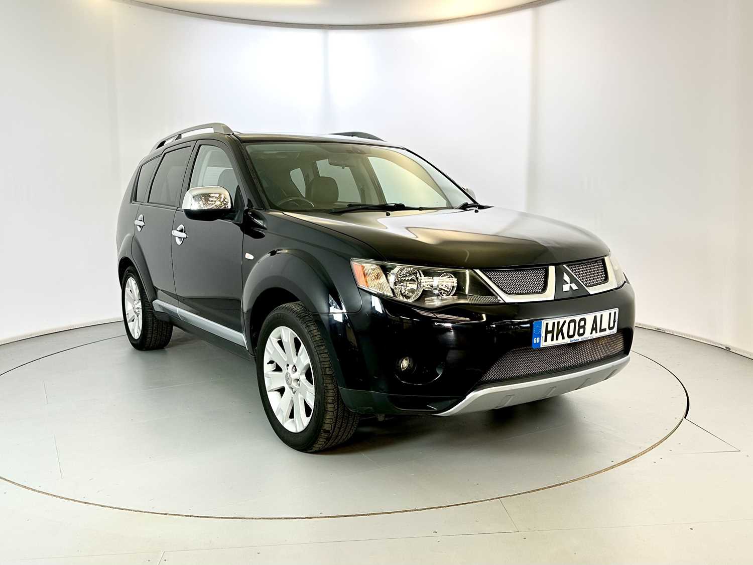Lot 17 - 2008 Mitsubishi Outlander