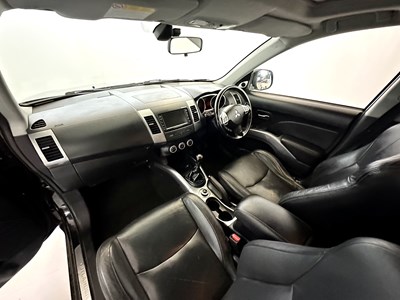 Lot 17 - 2008 Mitsubishi Outlander