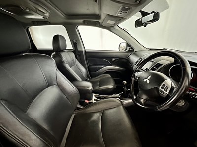 Lot 17 - 2008 Mitsubishi Outlander