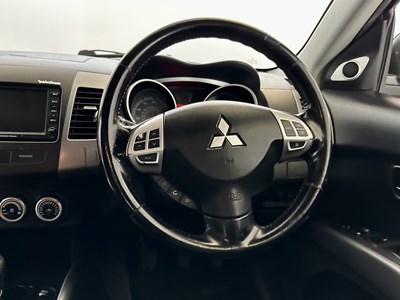 Lot 17 - 2008 Mitsubishi Outlander