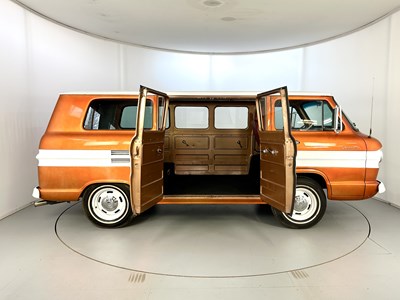 Lot 68 - 1961 Chevrolet Corvair Greenbrier