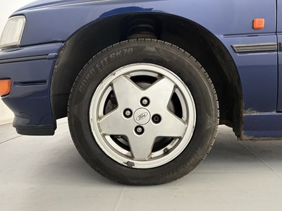 Lot 26 - 1993 Ford Escort XR3i Cabriolet