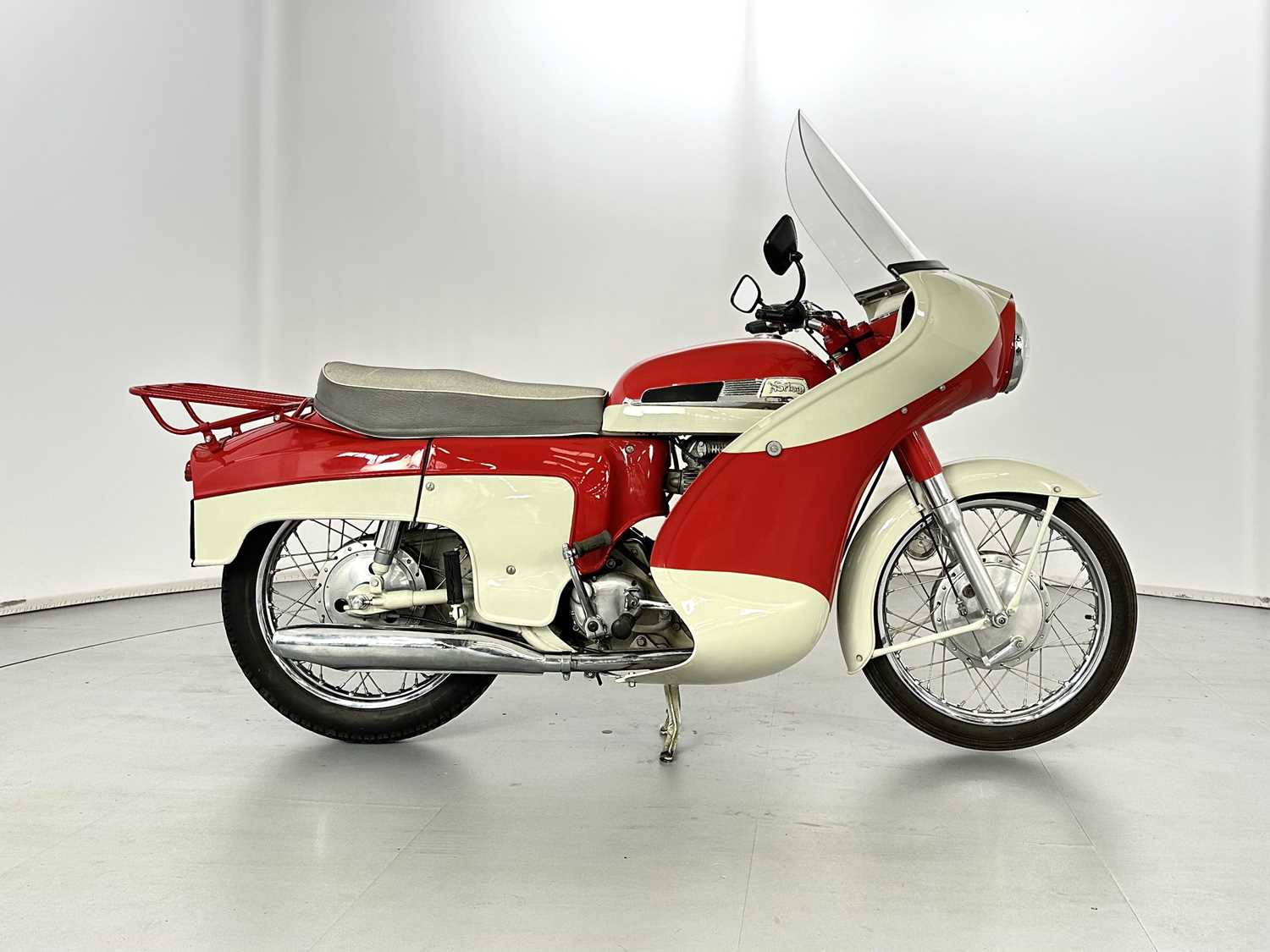 Lot 140 - 1961 Norton Dominator 99 Deluxe