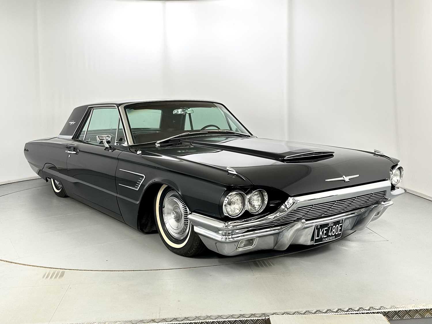 Lot 58 - 1965 Ford Thunderbird