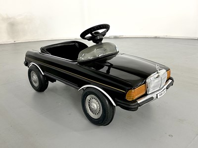 Lot 15 - Mercedes-Benz 650 JS - Electric Pedal Car - NO RESERVE