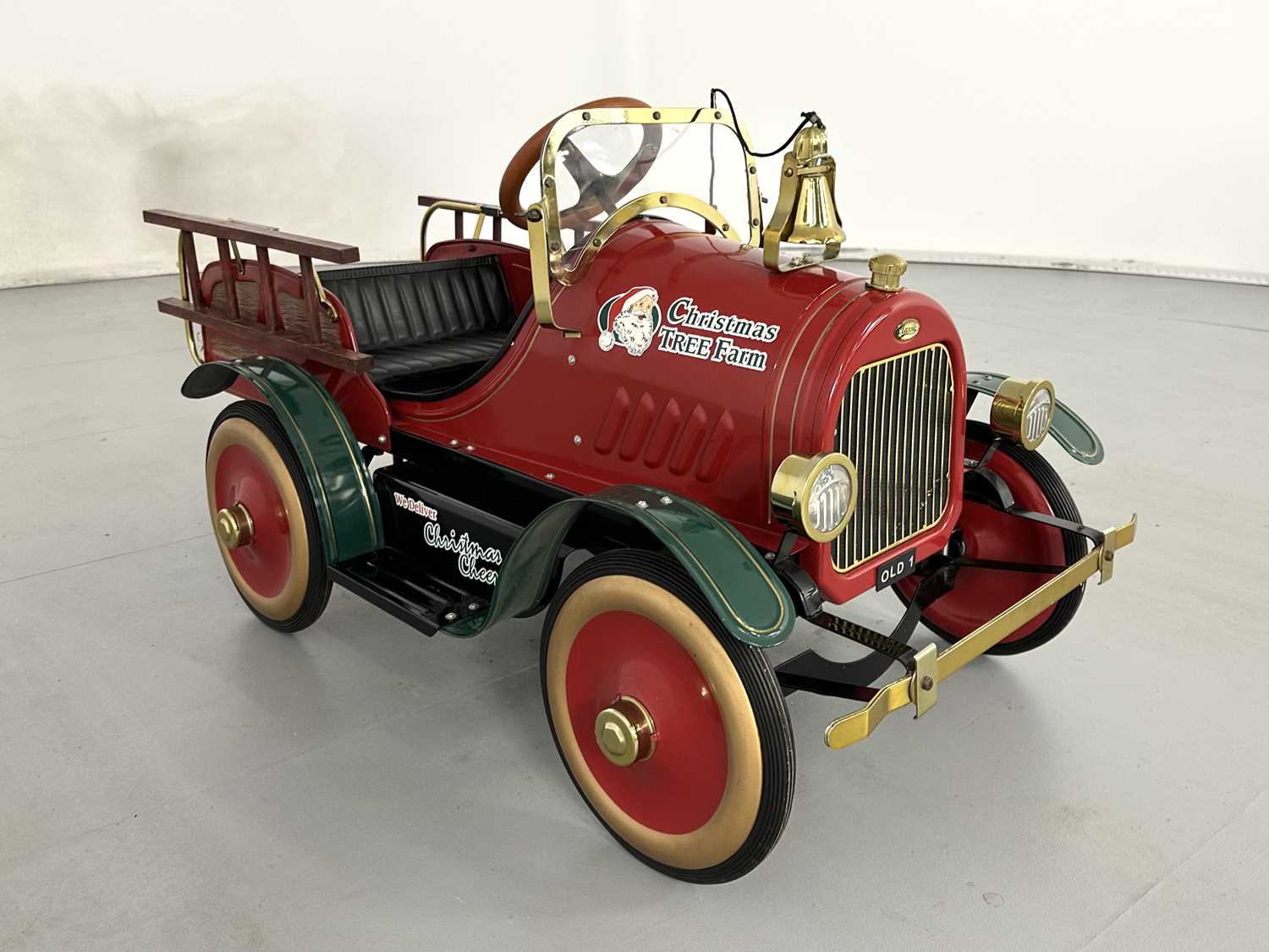 Lot 51 - Fire Engine Pedal Car - NO RESERVE