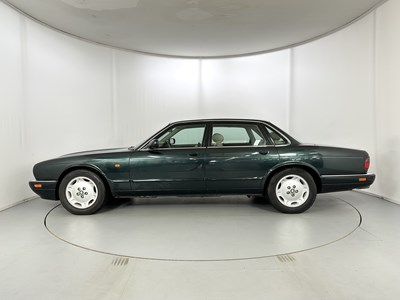 Lot 19 - 1997 Jaguar XJ Executive