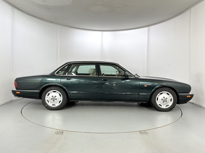 Lot 19 - 1997 Jaguar XJ Executive