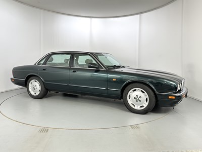 Lot 19 - 1997 Jaguar XJ Executive