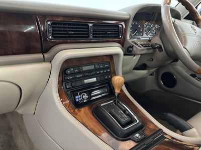 Lot 19 - 1997 Jaguar XJ Executive