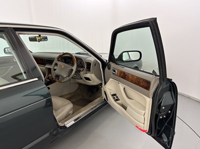 Lot 19 - 1997 Jaguar XJ Executive