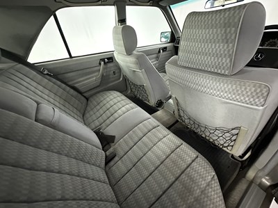 Lot 5 - 1990 Mercedes-Benz 190E