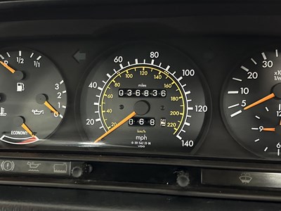 Lot 5 - 1990 Mercedes-Benz 190E