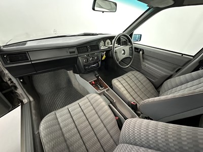 Lot 5 - 1990 Mercedes-Benz 190E