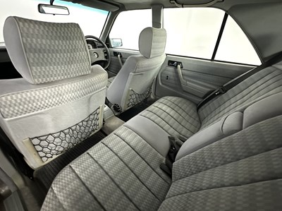 Lot 5 - 1990 Mercedes-Benz 190E