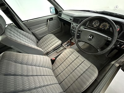 Lot 5 - 1990 Mercedes-Benz 190E