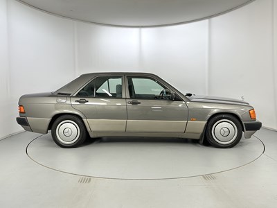 Lot 5 - 1990 Mercedes-Benz 190E