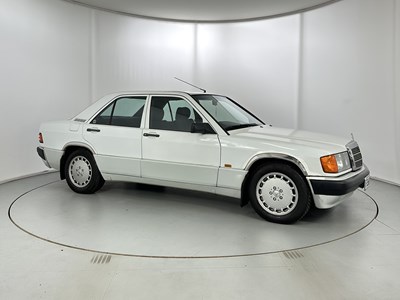 Lot 32 - 1989 Mercedes-Benz 190E
