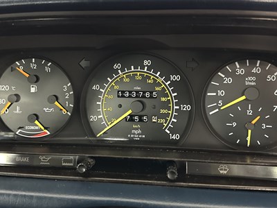 Lot 32 - 1989 Mercedes-Benz 190E