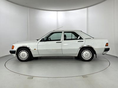 Lot 32 - 1989 Mercedes-Benz 190E