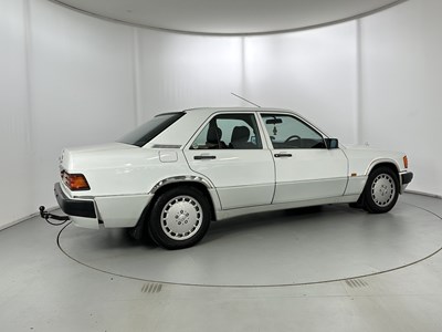 Lot 32 - 1989 Mercedes-Benz 190E