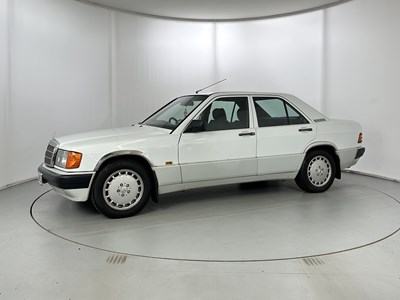 Lot 32 - 1989 Mercedes-Benz 190E