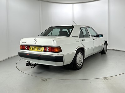 Lot 32 - 1989 Mercedes-Benz 190E