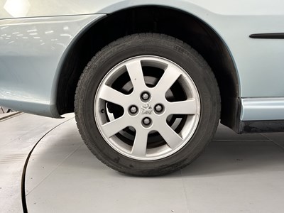 Lot 22 - 2002 Peugeot 406 Coupe