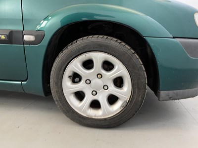 Lot 27 - 1999 Citroen Saxo VTS