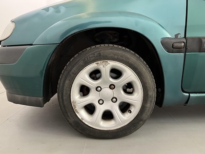 Lot 27 - 1999 Citroen Saxo VTS