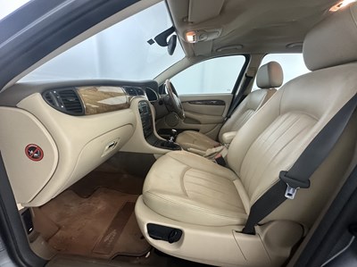 Lot 77 - 2004 Jaguar X-Type