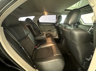 Lot 74 - 2007 Chrysler 300C Hemi