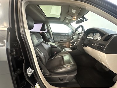 Lot 74 - 2007 Chrysler 300C Hemi