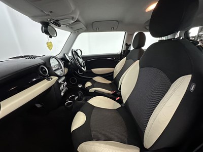 Lot 28 - 2009 Mini Cooper