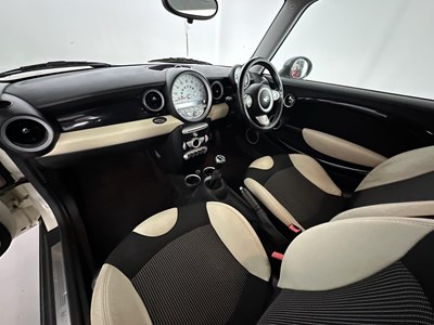Lot 28 - 2009 Mini Cooper