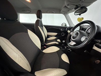Lot 28 - 2009 Mini Cooper