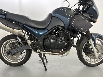Lot 24 - 2000 Triumph Tiger