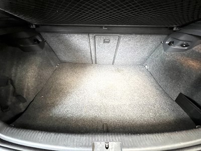 Lot 36 - 2006 Volkswagen Golf R32