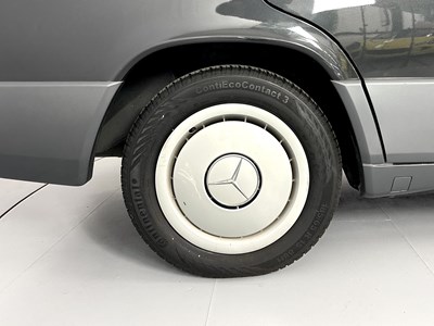 Lot 150 - 1993 Mercedes-Benz 190D