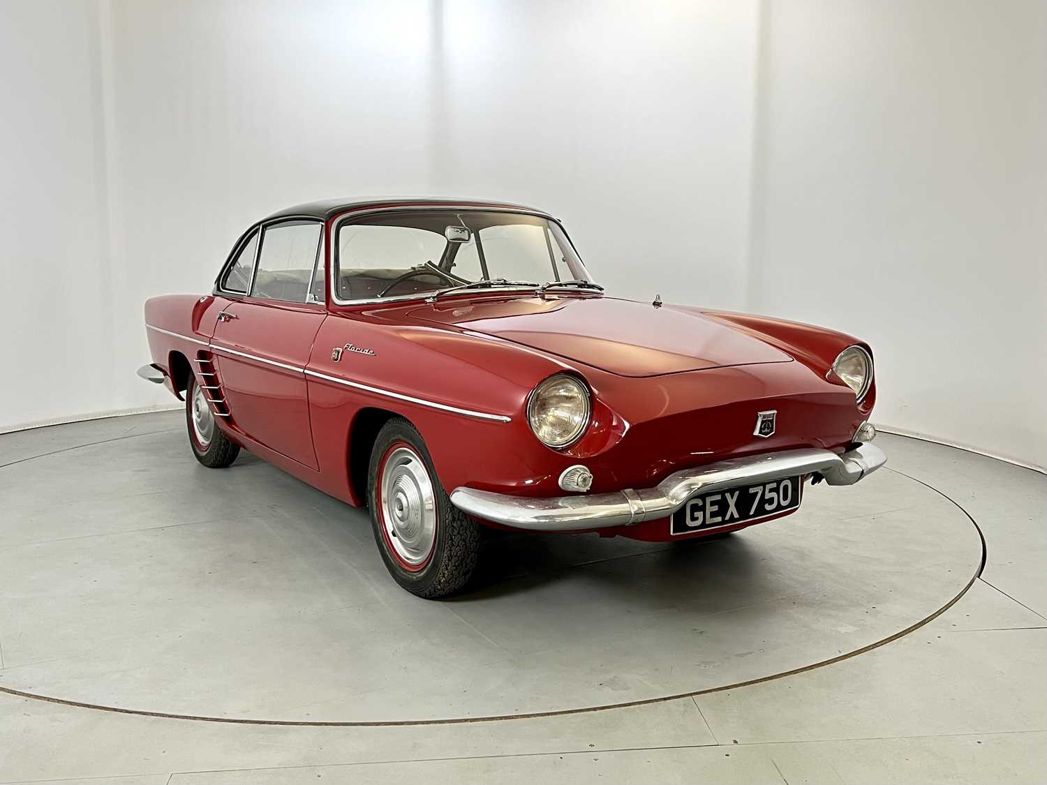 Lot 28 - 1962 Renault Floride Convertible