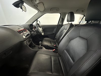 Lot 67 - 2014 MG 3