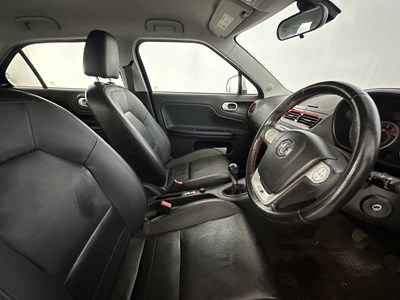 Lot 67 - 2014 MG 3