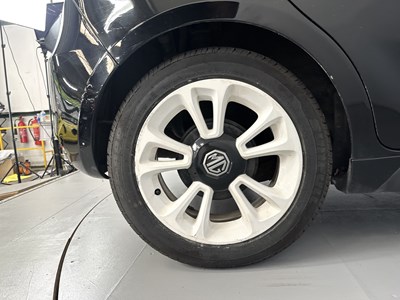 Lot 67 - 2014 MG 3