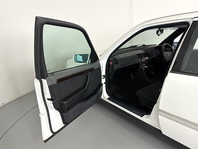 Lot 147 - 1996 Mercedes-Benz C220
