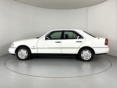Lot 147 - 1996 Mercedes-Benz C220