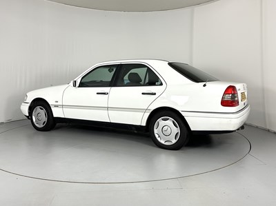 Lot 147 - 1996 Mercedes-Benz C220