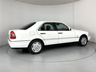 Lot 147 - 1996 Mercedes-Benz C220