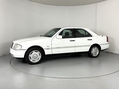 Lot 147 - 1996 Mercedes-Benz C220