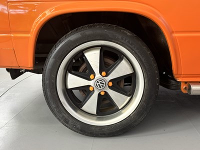 Lot 38 - 1982 Volkswagen T25