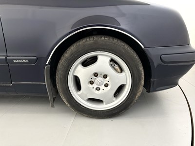 Lot 160 - 2001 Mercedes CLK320
